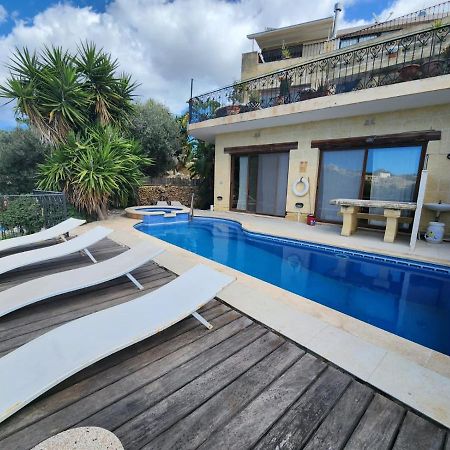 Gozo Island Escape Sleeps 4 With Private Bathroom Ghajn il-Kbira  Eksteriør billede