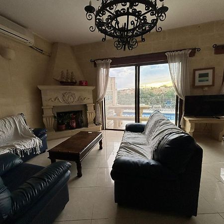 Gozo Island Escape Sleeps 4 With Private Bathroom Ghajn il-Kbira  Eksteriør billede