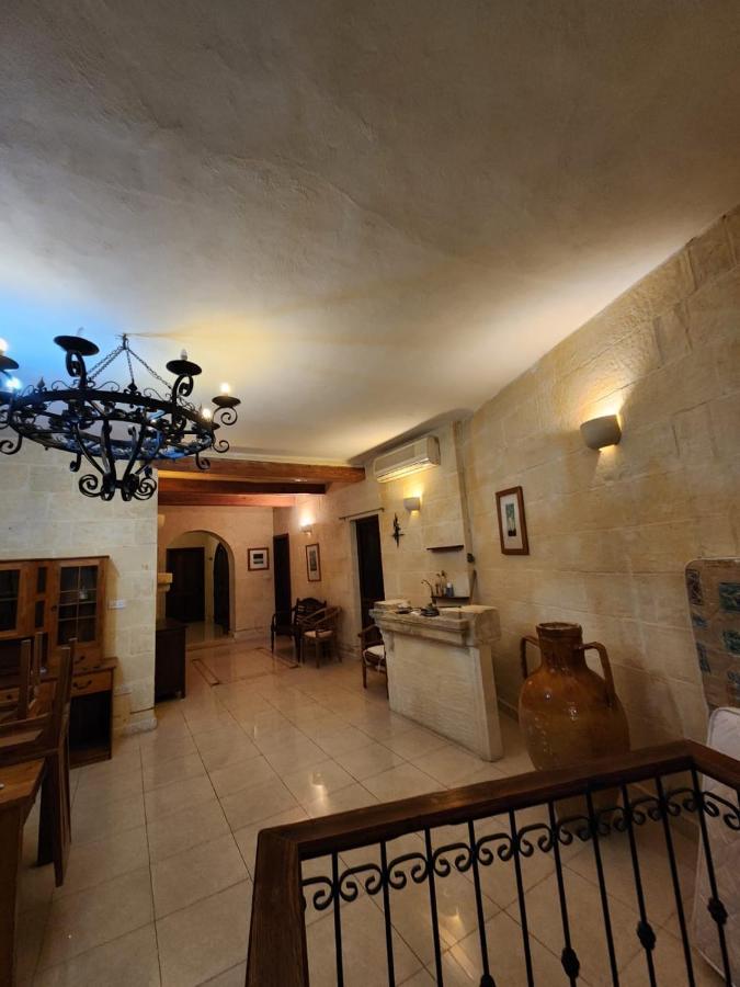 Gozo Island Escape Sleeps 4 With Private Bathroom Ghajn il-Kbira  Eksteriør billede