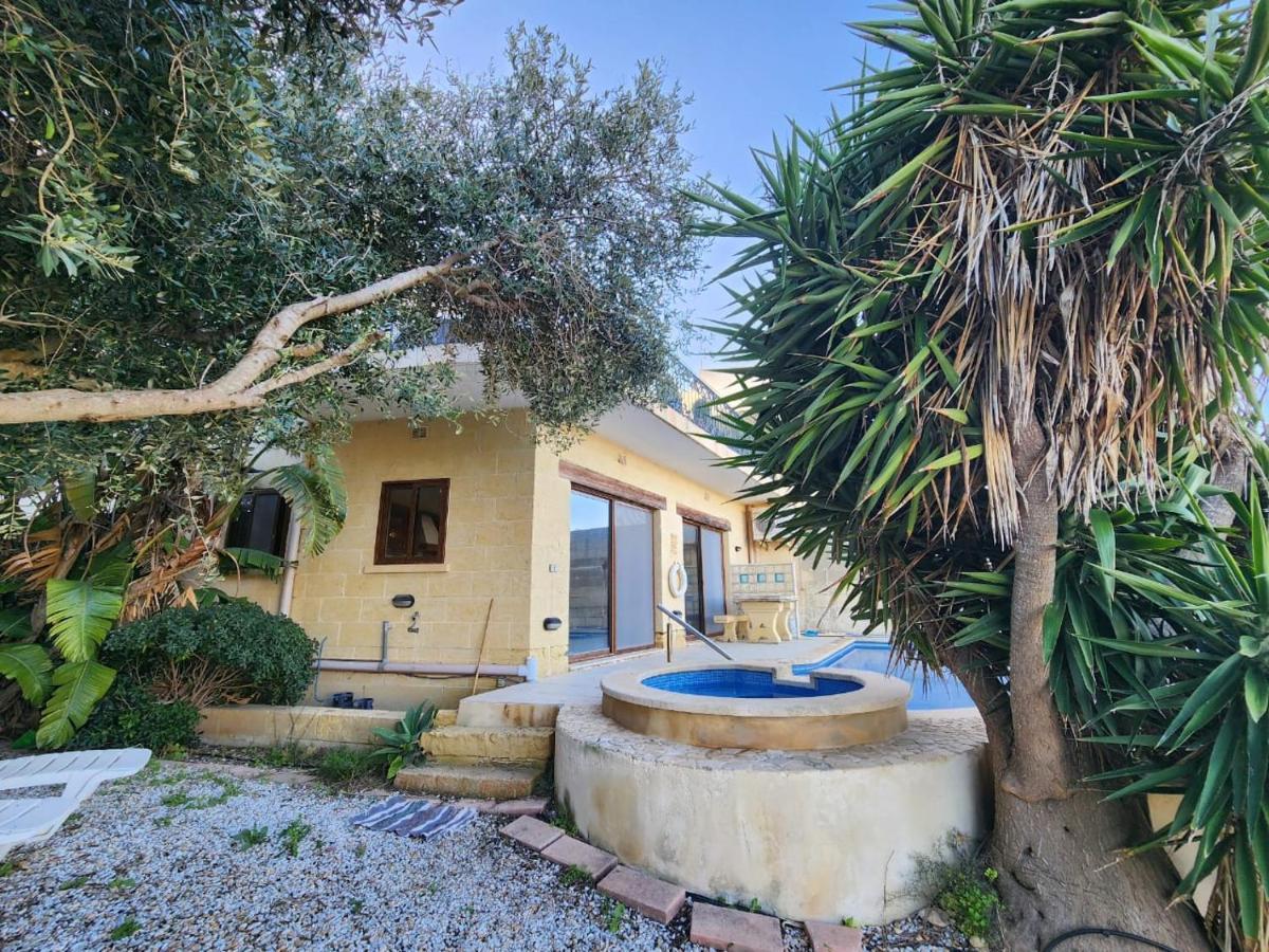 Gozo Island Escape Sleeps 4 With Private Bathroom Ghajn il-Kbira  Eksteriør billede
