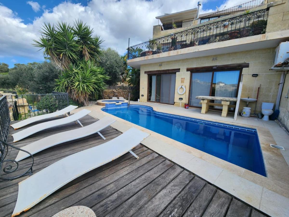 Gozo Island Escape Sleeps 4 With Private Bathroom Ghajn il-Kbira  Eksteriør billede