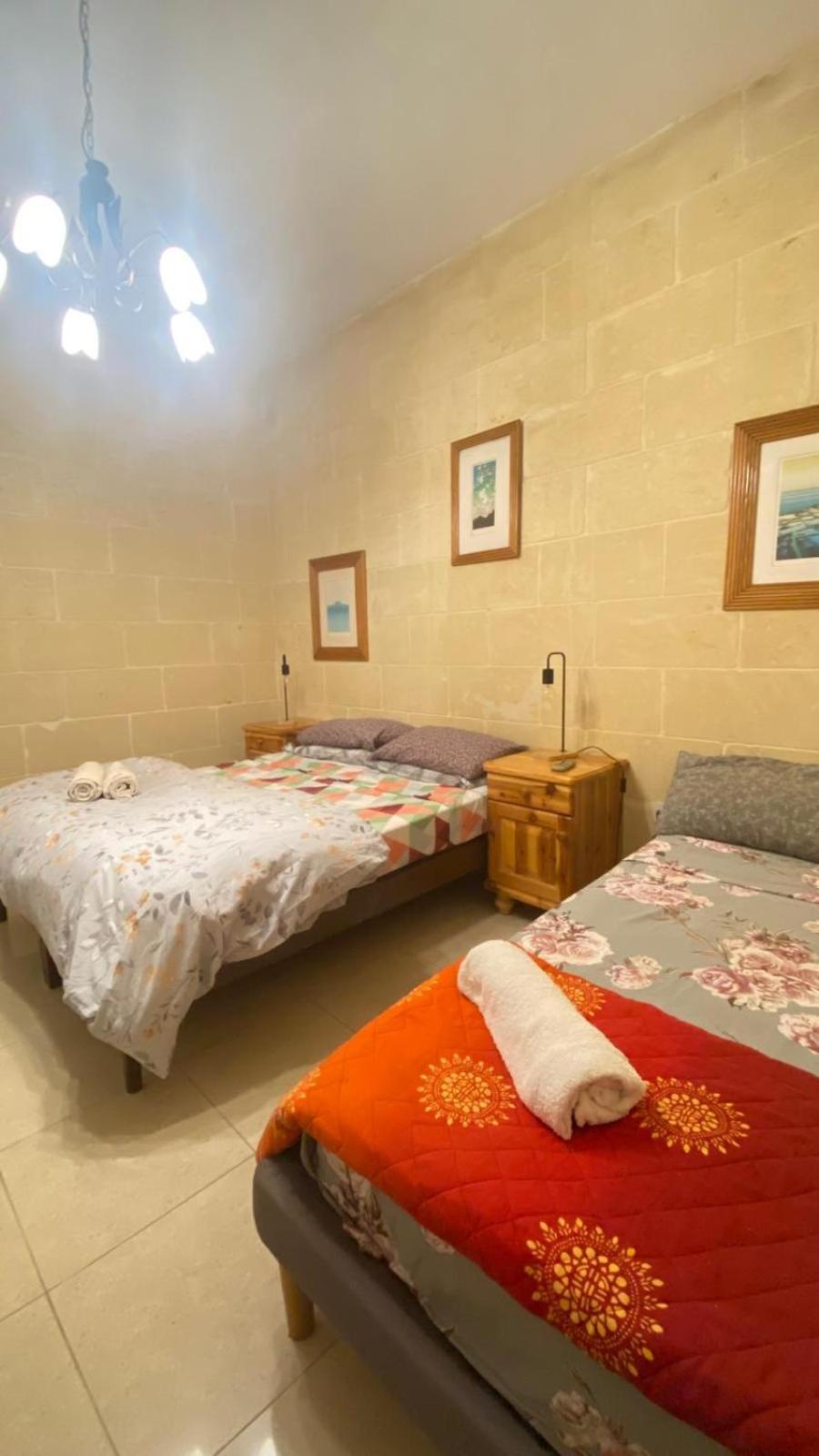 Gozo Island Escape Sleeps 4 With Private Bathroom Ghajn il-Kbira  Eksteriør billede