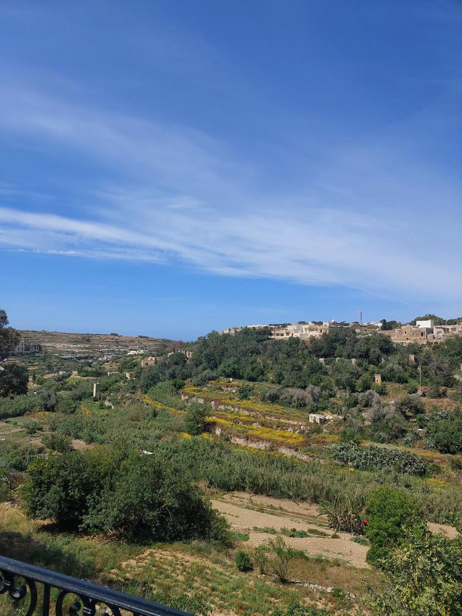 Gozo Island Escape Sleeps 4 With Private Bathroom Ghajn il-Kbira  Eksteriør billede